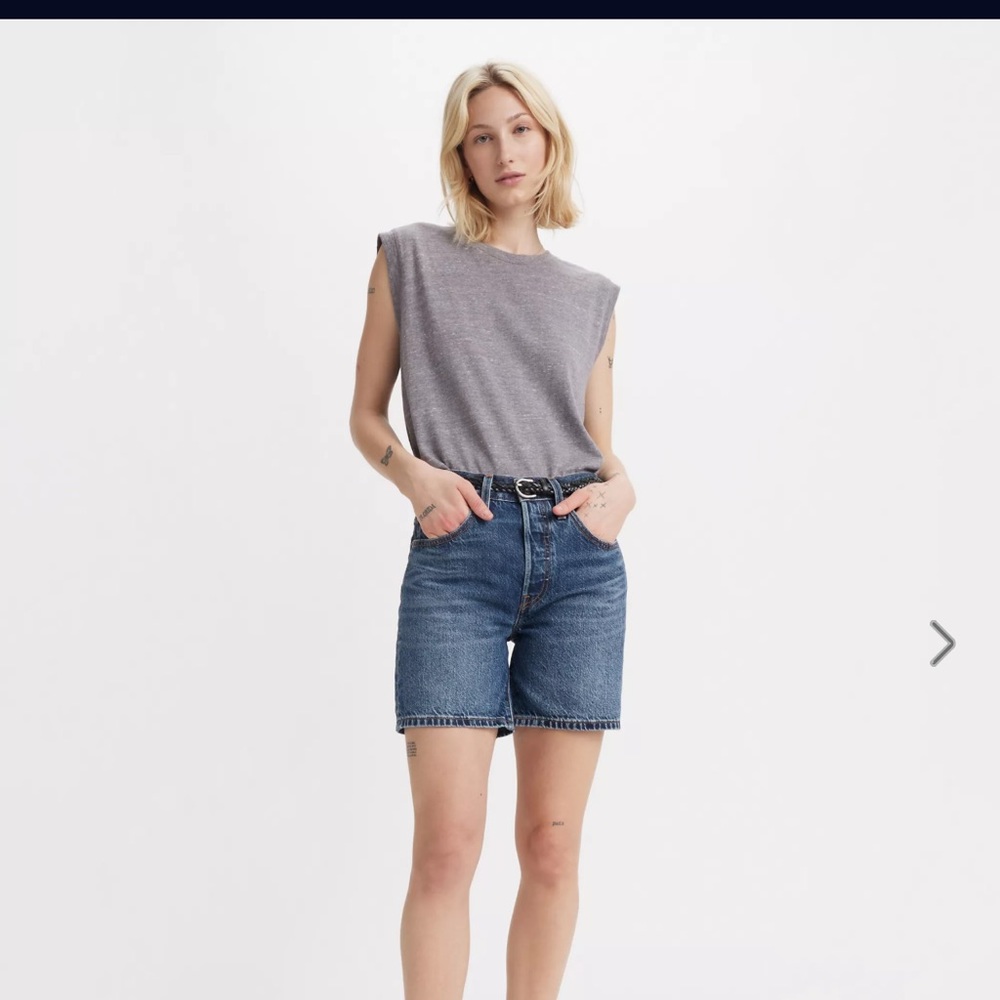 Levi’s 501 mid thigh Jean denim shorts dark wash